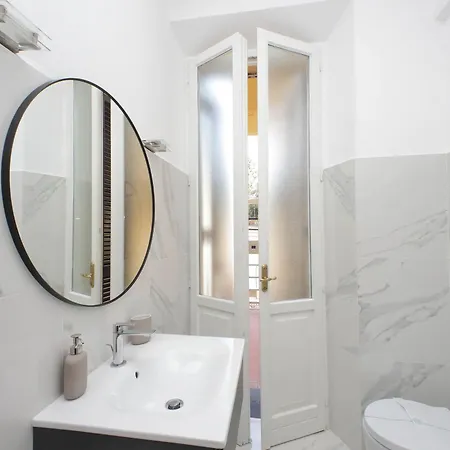 Apartmán Ych-comfortable 2 Bedrooms Flat Near Colosseum *