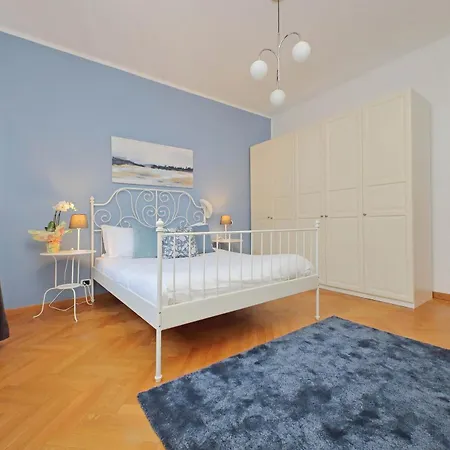 Ych-comfortable 2 Bedrooms Flat Near Colosseum شقة روما