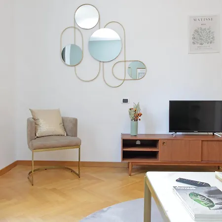Ych-comfortable 2 Bedrooms Flat Near Colosseum روما